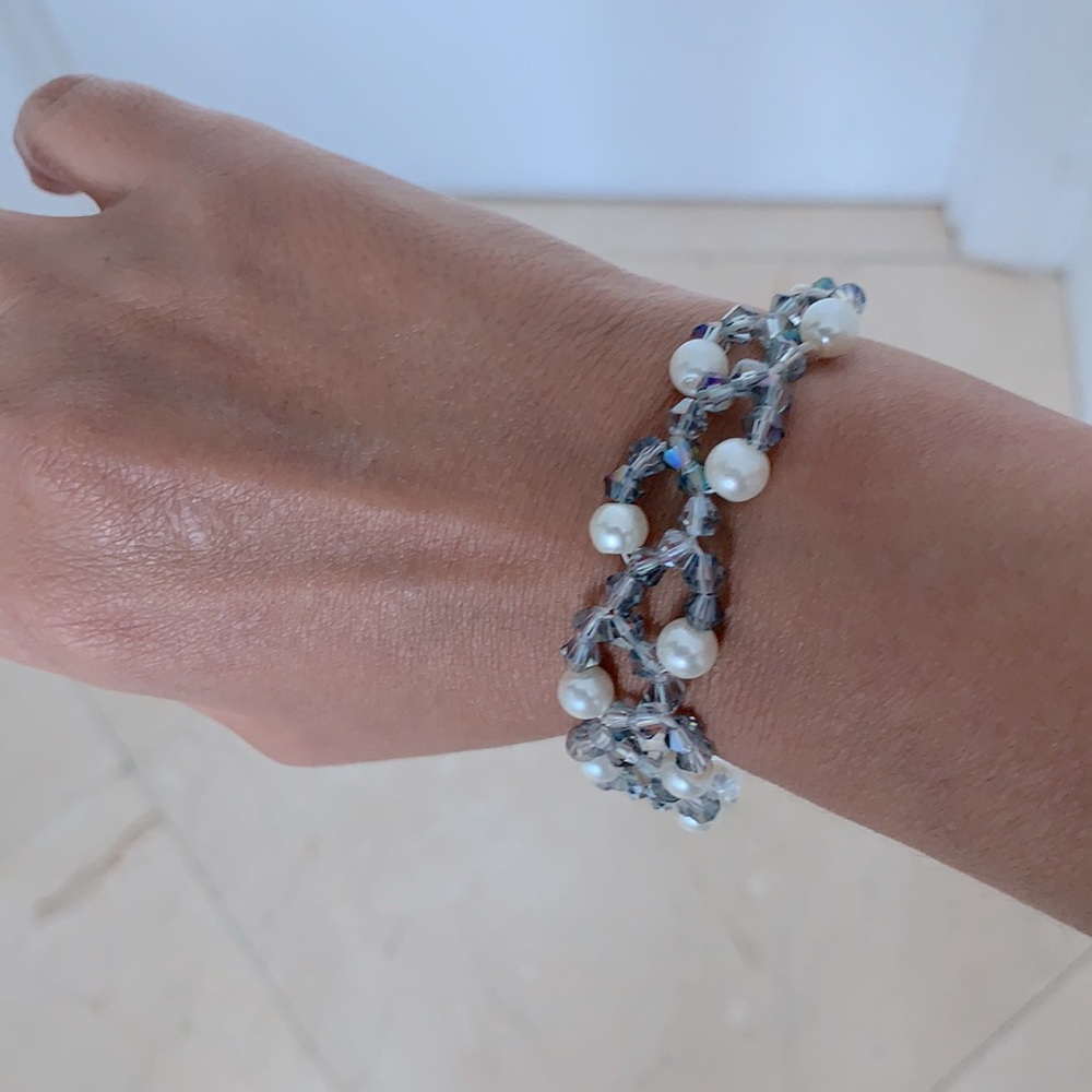🌺2for$45Gorgeous unique elegant Crystal & faux pearls bracelet 🌺NWOT